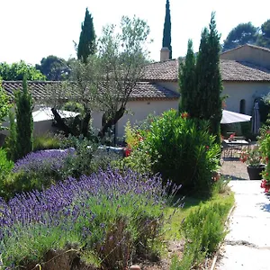 https://le-clos-de-la-chevre-sud.fr-provencehotel.com