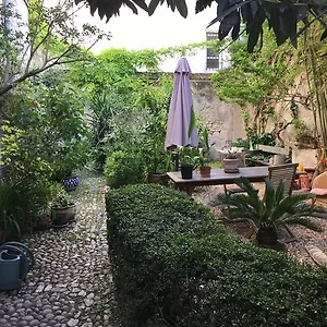 https://bb-la-vagabonde.fr-provencehotel.com